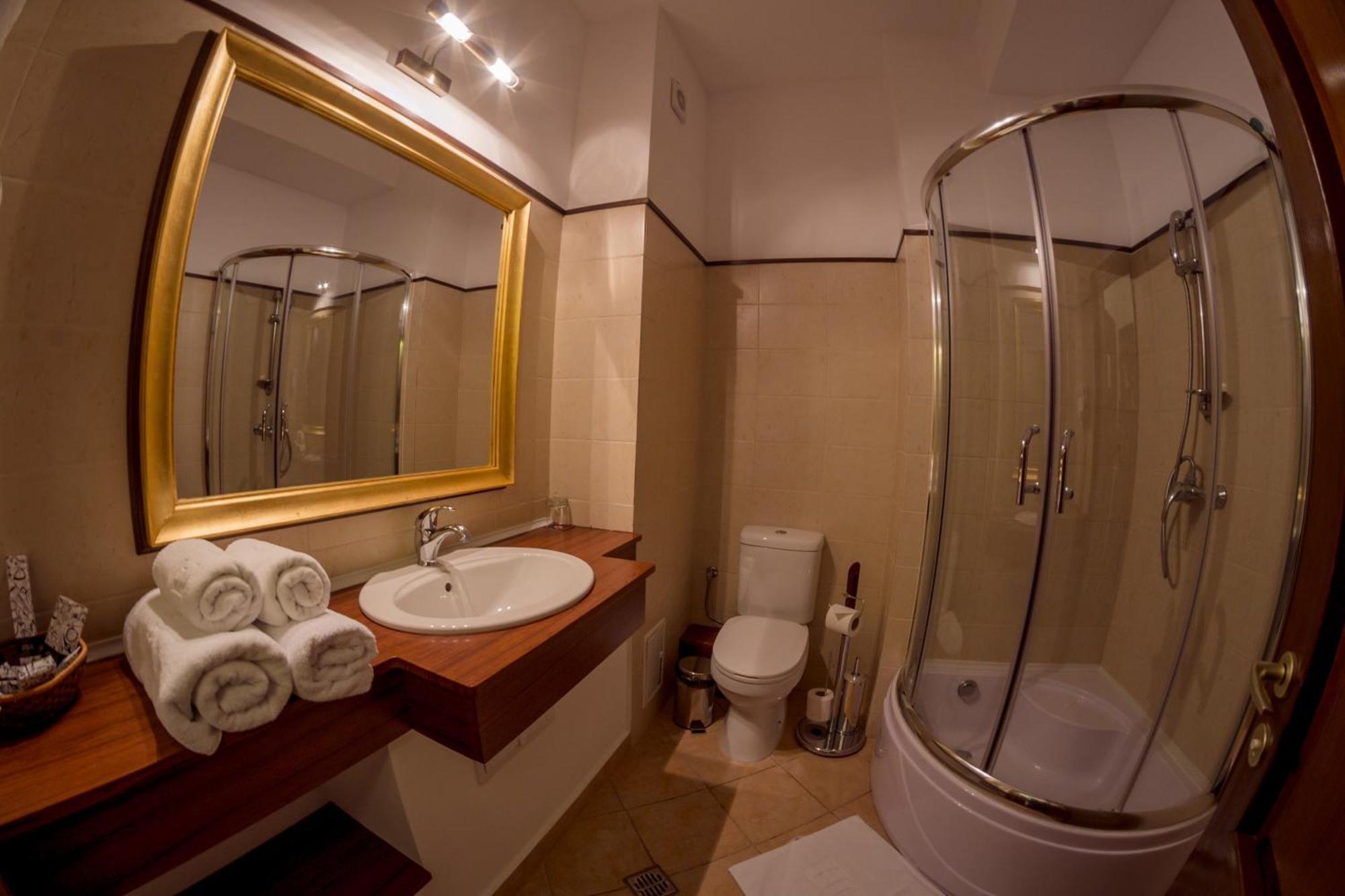 Hotel Emire Boutique Zărneşti Zimmer foto