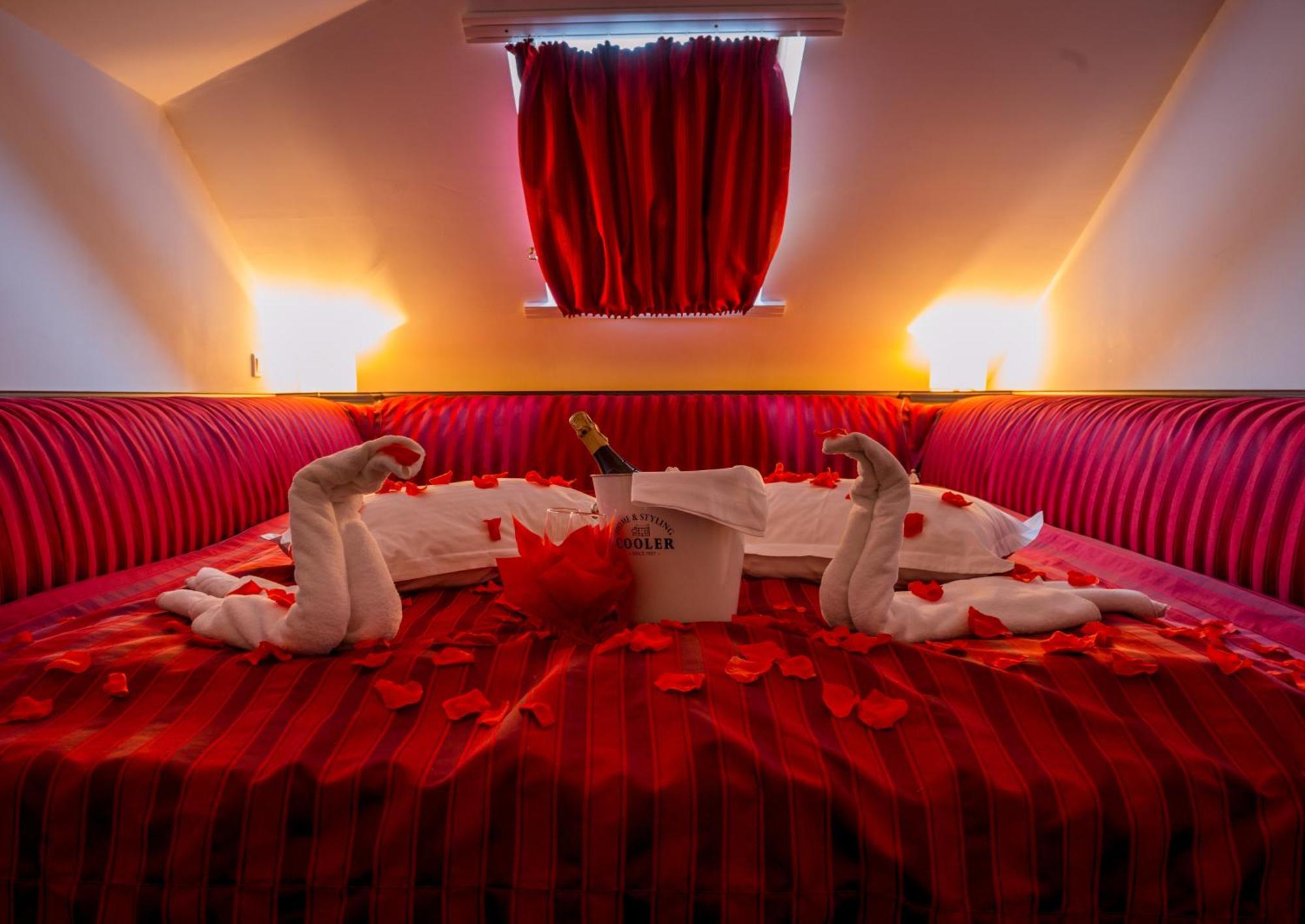 Hotel Emire Boutique Zărneşti Zimmer foto