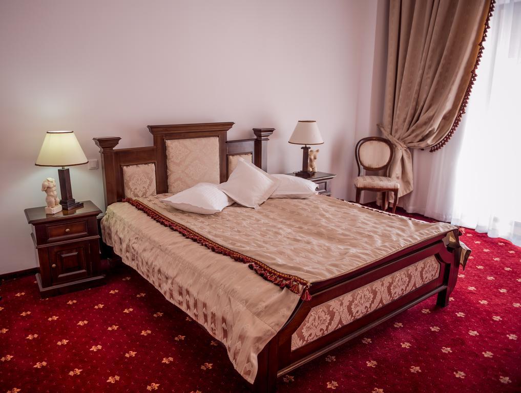 Hotel Emire Boutique Zărneşti Zimmer foto