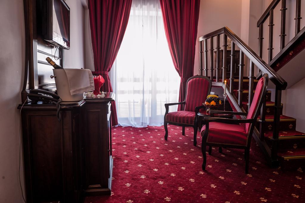 Hotel Emire Boutique Zărneşti Zimmer foto