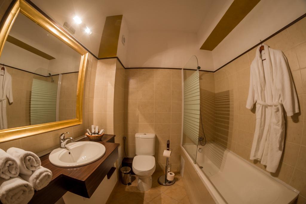 Hotel Emire Boutique Zărneşti Zimmer foto
